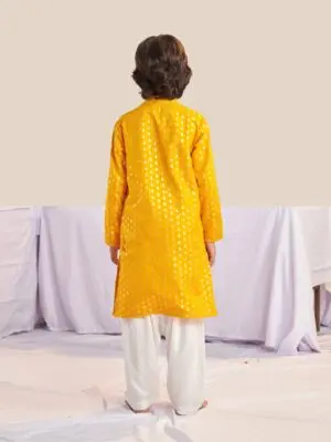 Floral Printed Regular Kurta with Pyjamas - Image 3