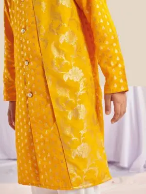 Floral Printed Regular Kurta with Pyjamas - Image 5